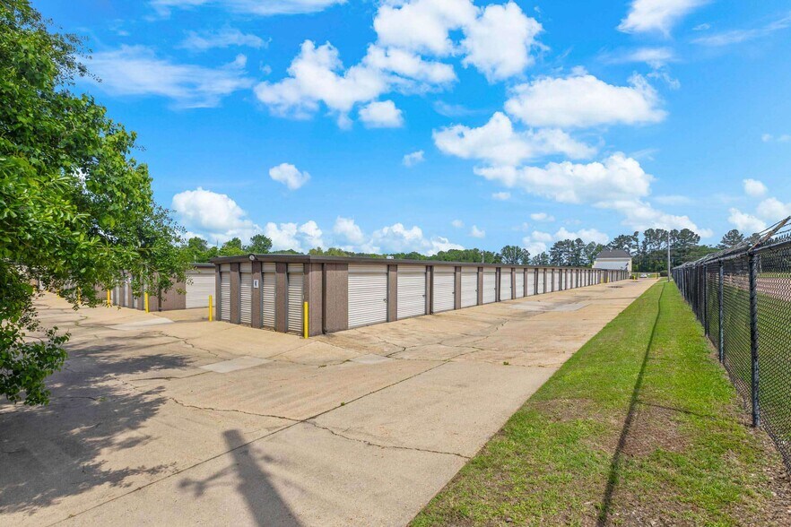 More Photos Of 4195 Highway 80 East, Pearl Self Storage For Sale