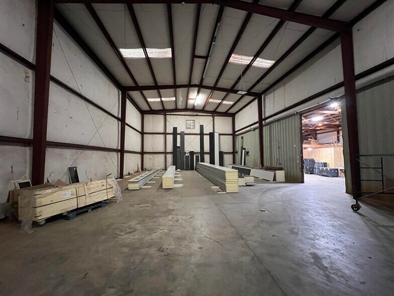 More Photos Of 14 Lake Dr, Inman Warehouse For Sale