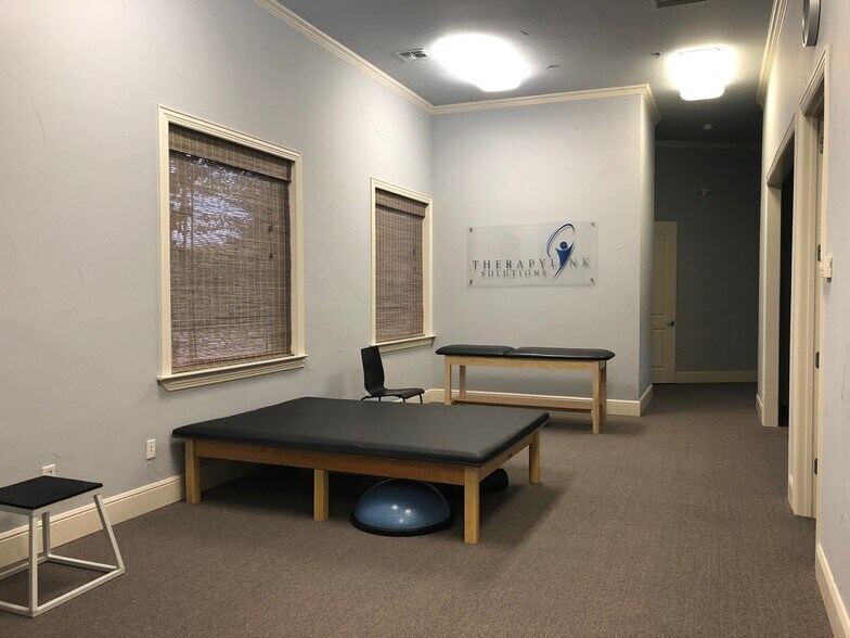 More Photos Of 1141 Keller Pky, Keller Medical For Lease