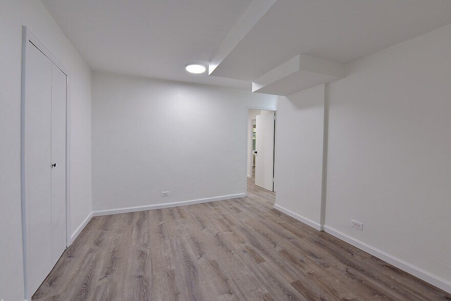 More Photos Of 150 E 37th St, New York Apartments For Lease