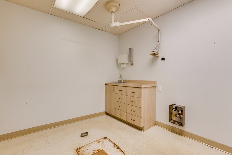 More Photos Of 6300 Forward Ave, Pittsburgh Storefront Retail Residential For Lease