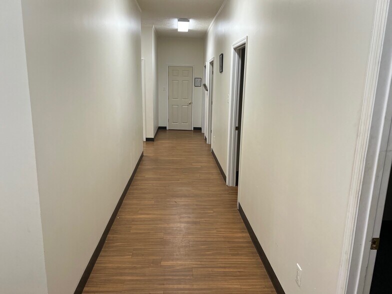 More Photos Of 2150 Greenbrier St, Charleston Office For Sale