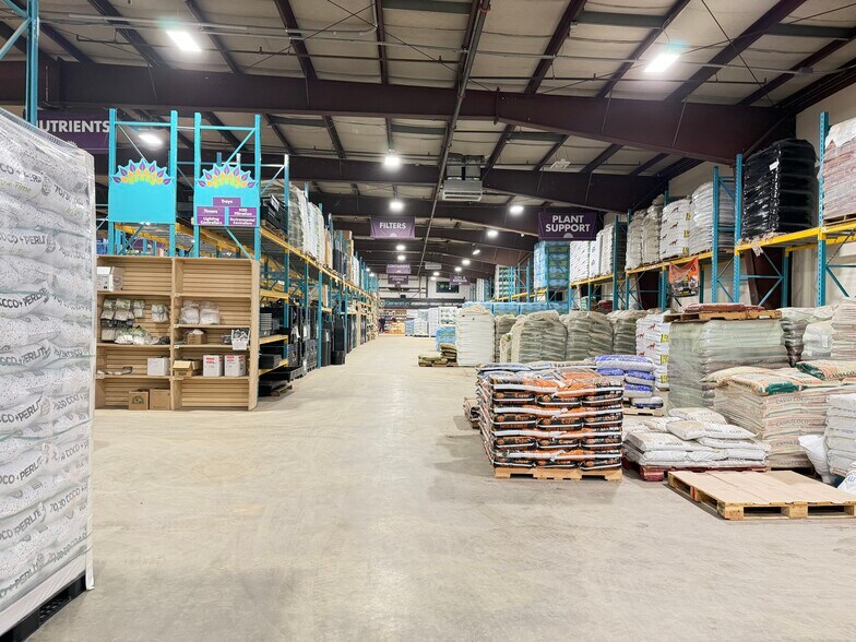 More Photos Of 510 Wilson St, Brewer Freestanding For Lease