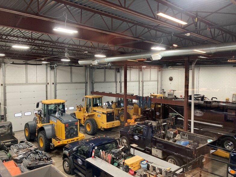 More Photos Of 23 Commerce Rd, Newtown Warehouse For Lease