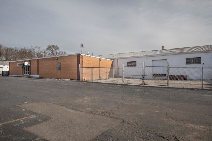 More Photos Of 5723-5733 Manchester Ave, Saint Louis Industrial For Lease