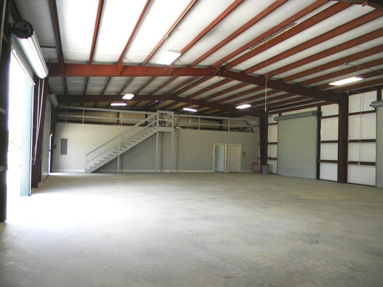 More Photos Of 18441 FM 362, Waller Light Distribution For Lease