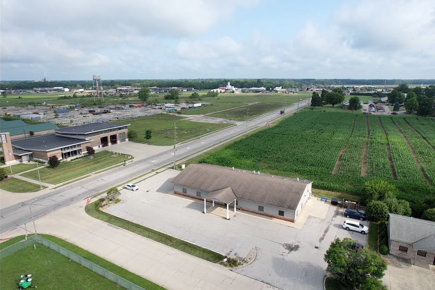 More Photos Of 2500 Parkway Dr, Shelbyville Medical For Sale