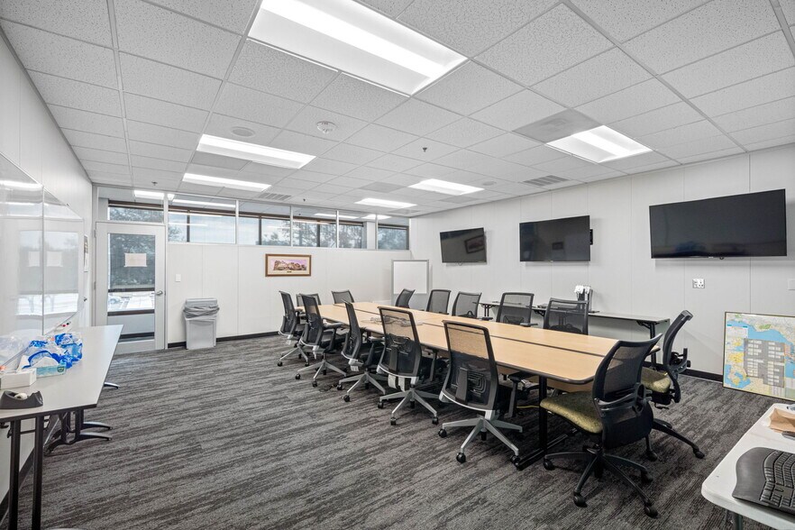 More Photos Of 6801 E Hillsborough Ave, Tampa Office Residential For Lease