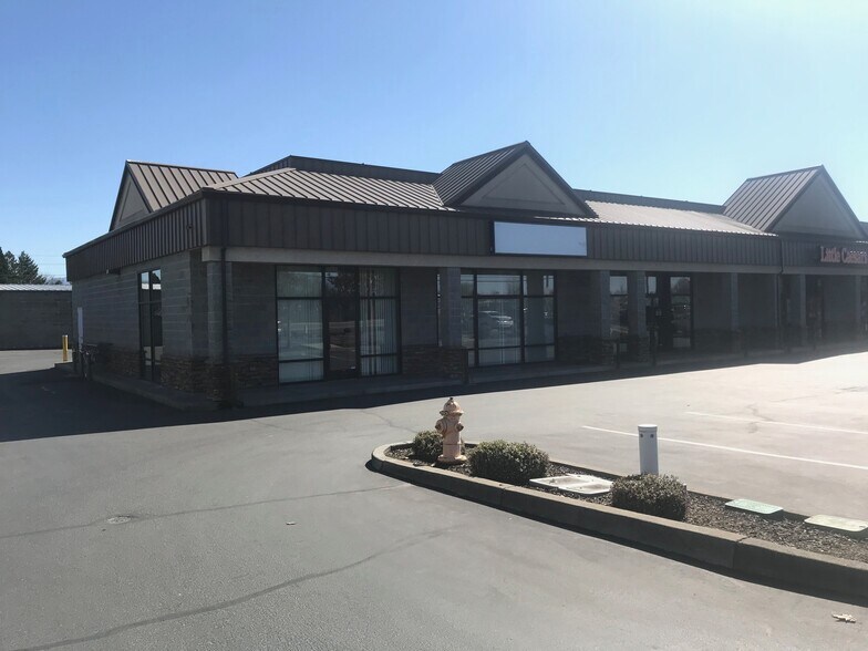 More Photos Of 8336 Highway 62 Hwy, White City Storefront Retail Office For Lease