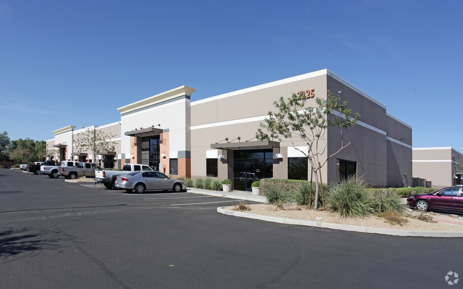 More Photos Of 2225 W Pecos Rd, Chandler Light Manufacturing For Lease