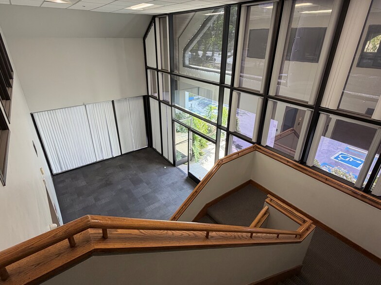 More Photos Of 5397 N Commerce Ave, Moorpark Manufacturing For Sale