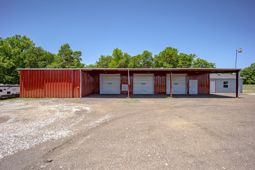 More Photos Of 1402 Veterans Memorial Hwy, Blanchard Warehouse For Sale