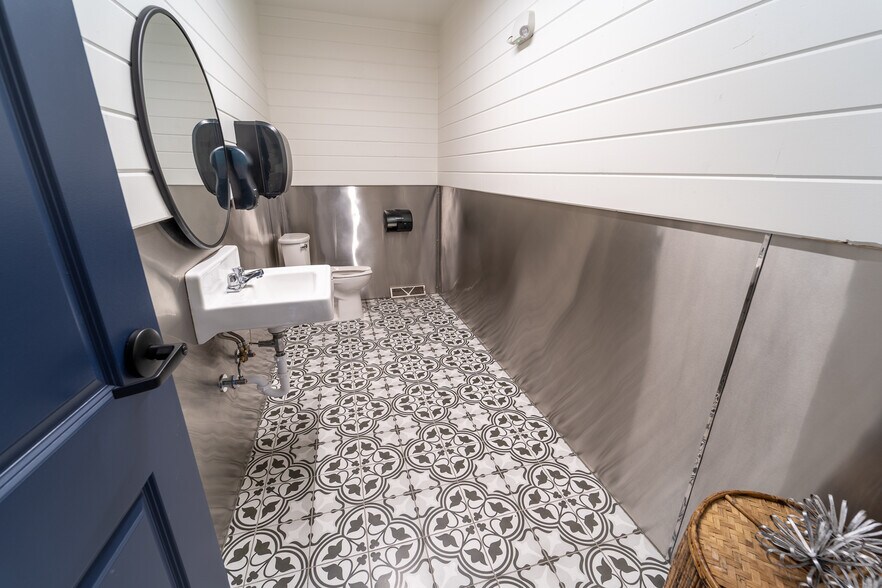 More Photos Of 3306 Kelley Dr, Cheyenne Office For Sale