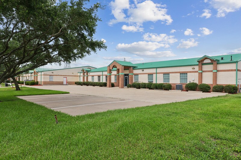 Primary Photo Of 451 Landing Blvd, League City Office For Sale