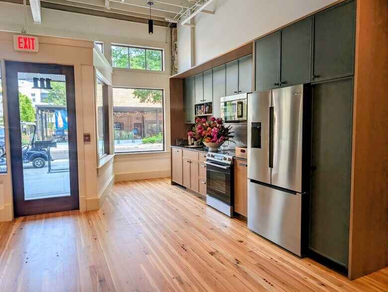 More Photos Of 111 Broad St SW, Atlanta Storefront Retail Office For Lease