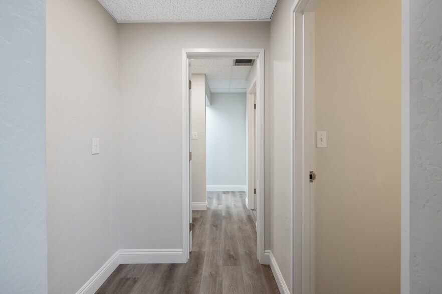 More Photos Of 1620 W Mineral King Ave, Visalia Office For Sale