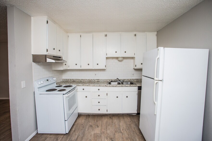 More Photos Of 7410 Quaker Ave, Lubbock Apartments For Sale