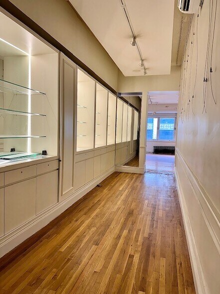 More Photos Of 254 Fifth Ave, New York Office For Lease