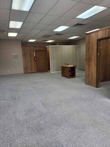 More Photos Of 105 Passion Play Rd, Eureka Springs General Retail For Lease