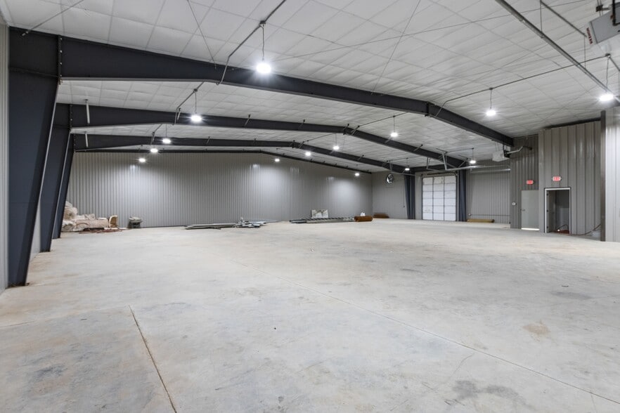 More Photos Of 5824 New Nashville Hwy, Murfreesboro Warehouse For Lease
