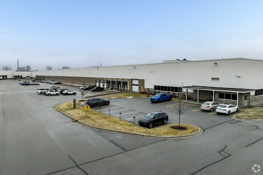 More Photos Of 12200 Middlebelt Rd, Livonia Manufacturing For Lease