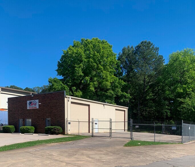 Primary Photo Of 13 Eagles Ct, Cartersville Flex For Lease