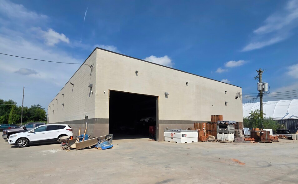 More Photos Of 33620 Lipke St, Clinton Township Manufacturing For Sale