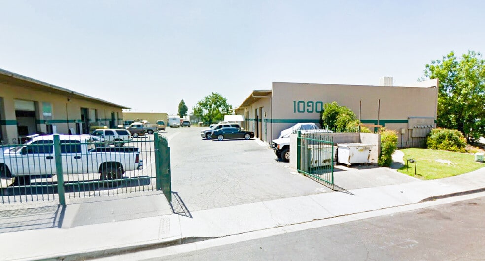 Primary Photo Of 1090-1100 Cole Ave, Clovis Warehouse For Lease