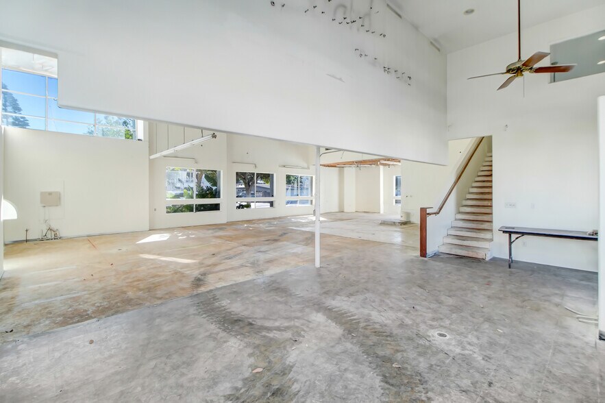 More Photos Of 927 Manhattan Beach Blvd, Manhattan Beach Storefront Retail Office For Sale