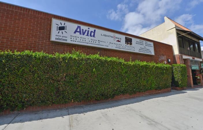 More Photos Of 3743 Cahuenga Blvd, Studio City Office For Lease