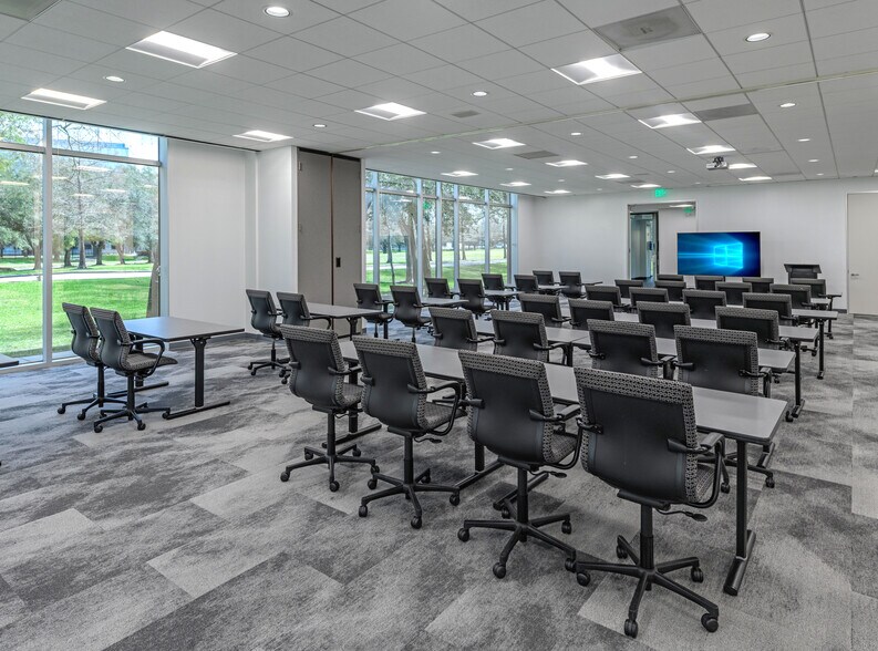 More Photos Of 1330 Enclave Pky, Houston Office For Sale