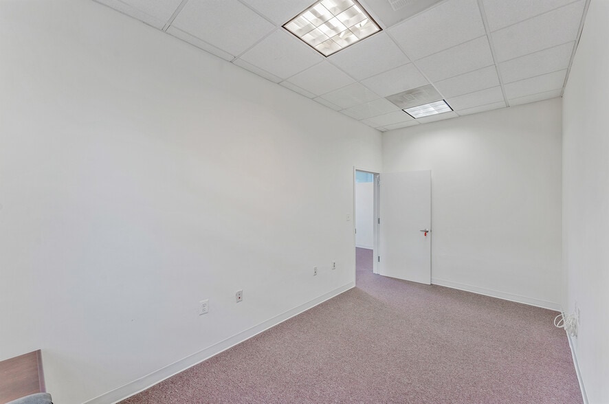 More Photos Of 728 S Washington St, Alexandria Office For Lease