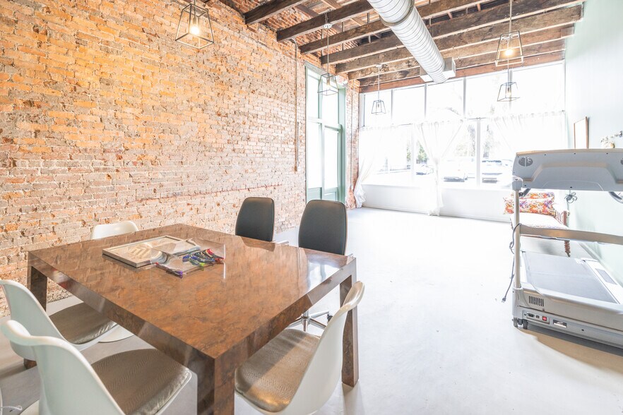 More Photos Of 220 Whitaker St, Savannah Storefront For Sale