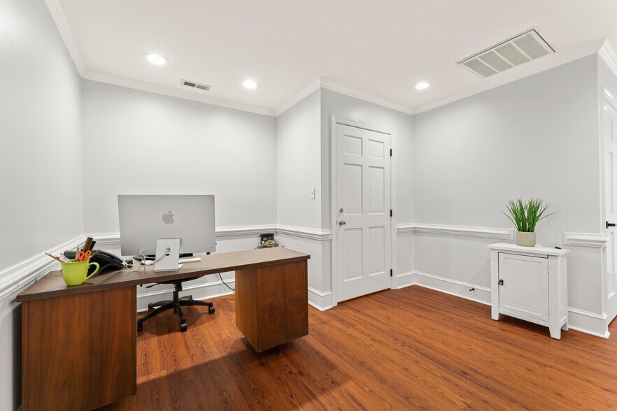 More Photos Of 4920-4928 Windy Hill Dr, Raleigh Coworking Space