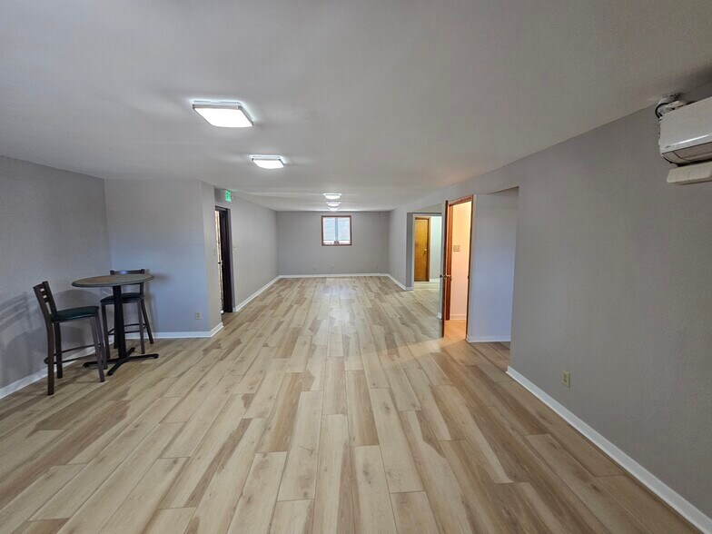 More Photos Of 2708 45th Ave, Highland Office For Sale