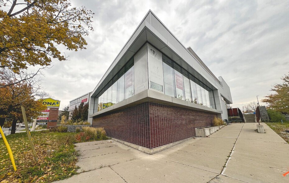 More Photos Of 1330 Castlefield Ave, Toronto Freestanding For Lease