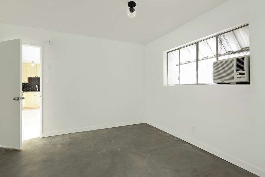 More Photos Of 146 N Vendome St, Los Angeles Apartments For Sale