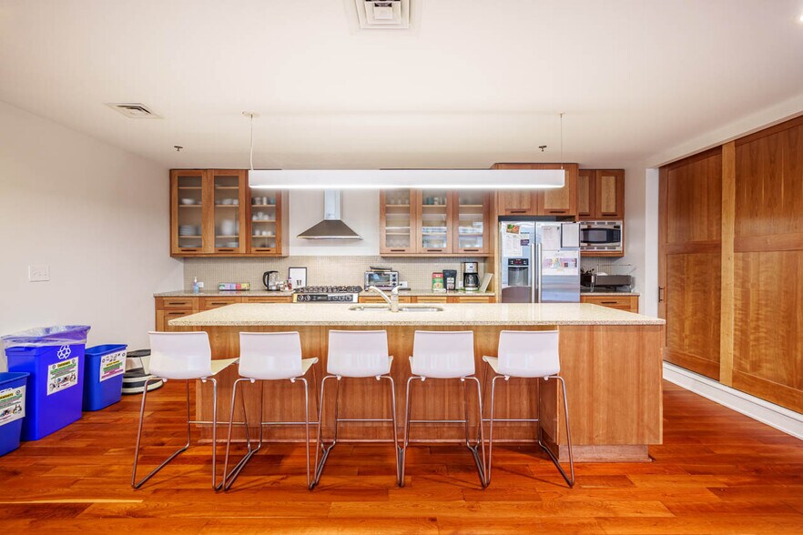 More Photos Of 601 W Rosemary St, Chapel Hill Apartments For Sale