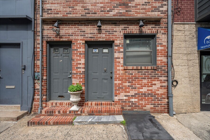 More Photos Of 990 & 992 N 2nd St, Philadelphia Apartments For Sale