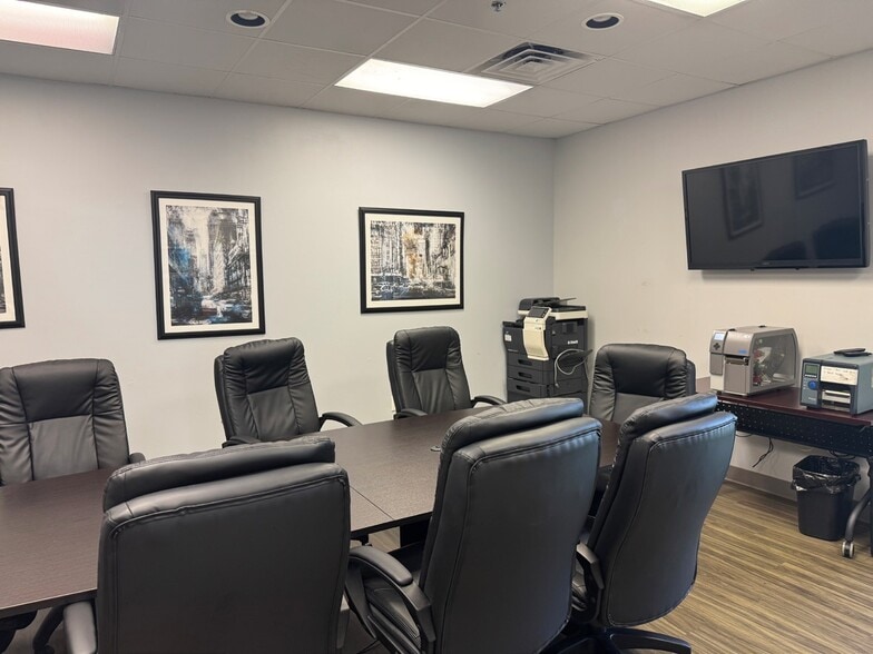 More Photos Of 4800 Railroad St, Deer Park Warehouse For Lease