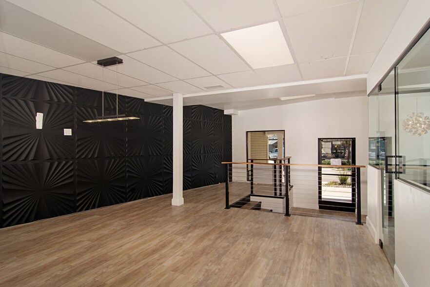 More Photos Of 5685-5693 La Jolla Blvd, La Jolla Apartments For Lease