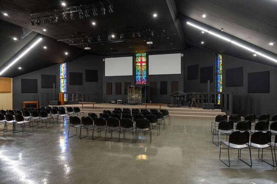 More Photos Of 16000 Rippling Water Dr, Houston Religious Facility For Sale