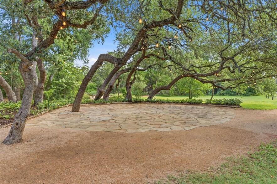 More Photos Of 1770 Elder Hill rd, Driftwood Specialty For Sale