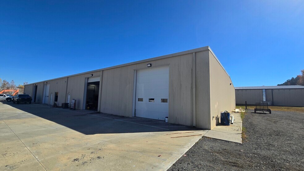 More Photos Of 197 Thunder Rd, Mooresville Light Distribution For Lease