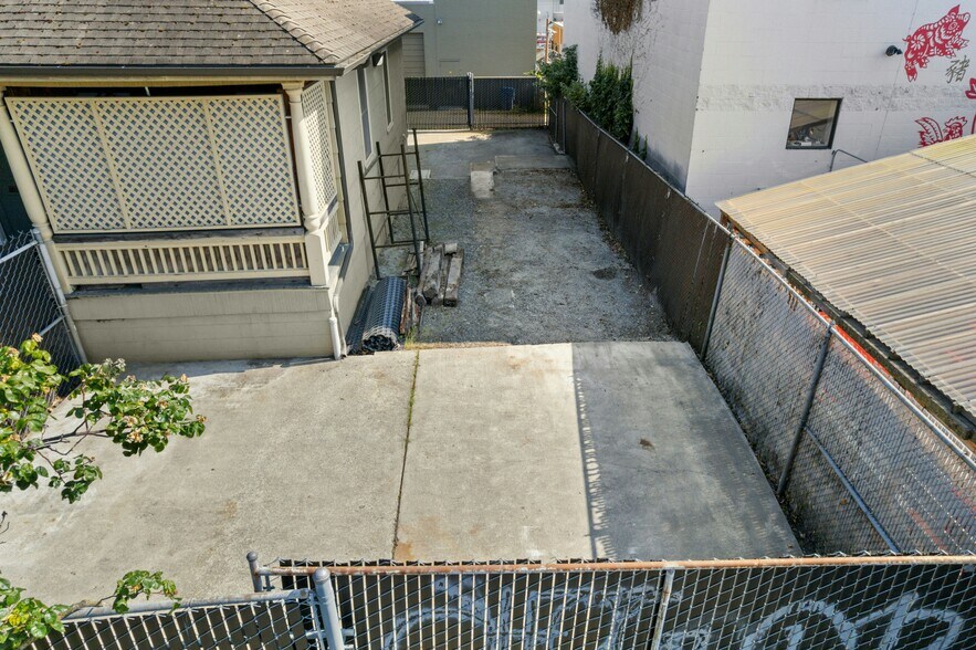 More Photos Of 903 NW 50th St, Seattle Flex For Sale