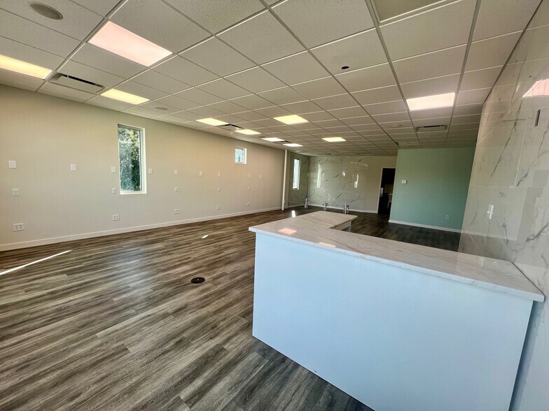 More Photos Of 1902 W Kennedy Blvd, Tampa Office For Lease