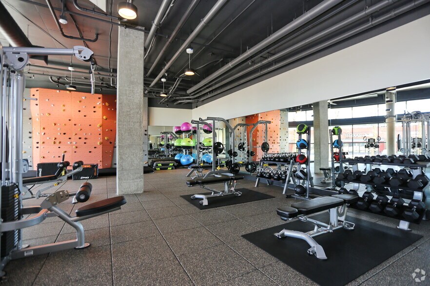 More Photos Of 16450 Redmond Way, Redmond Apartments For Lease