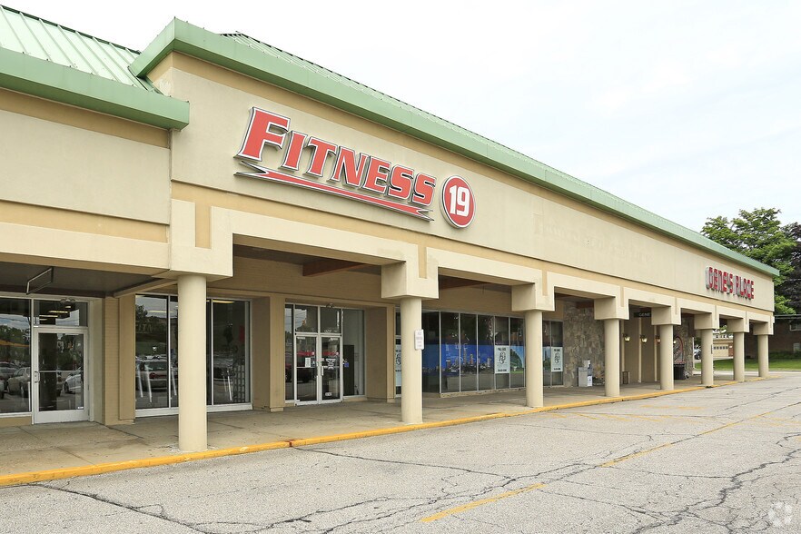 More Photos Of 17400-17472 Lorain Ave, Cleveland Storefront For Lease