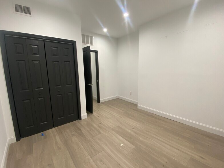 More Photos Of 1802 11th St NW, Washington Office For Lease