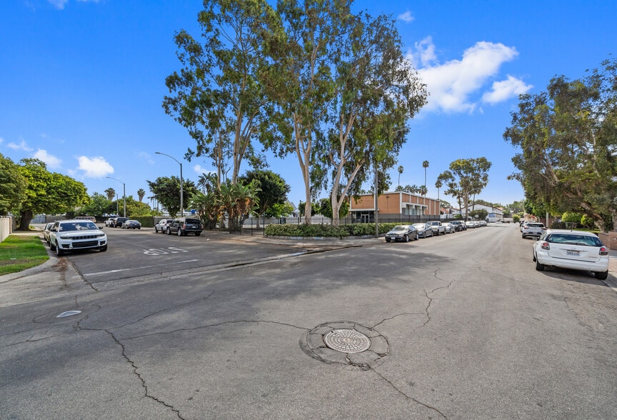 More Photos Of 2231 W Lincoln Ave, Anaheim Freestanding For Sale